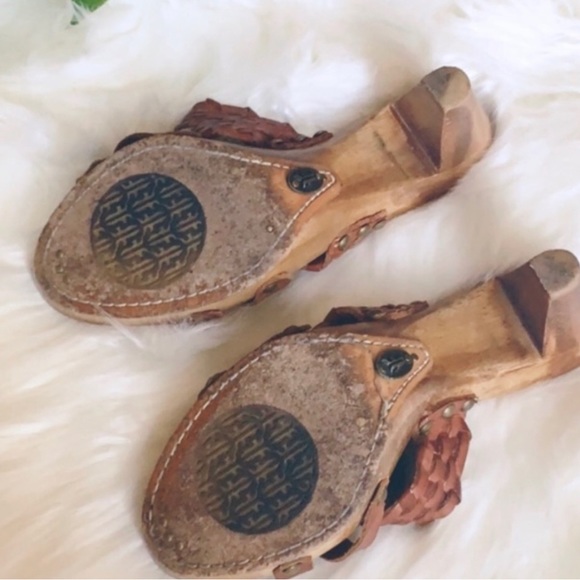Frye Cognac wood slip on clogs/sandals - Picture 2 of 3